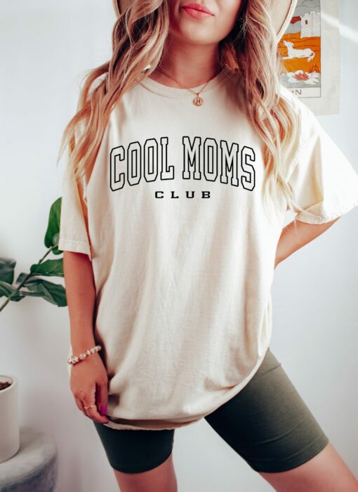 Cool Moms Club Happy Mother’s Day Shirt Gift For Mommy To Be