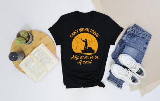 I Cant Work My Arm is in a Cast, Mens Funny Fishing Shirt, Fishing Graphic Tee, Fisherman Gifts for Dad, Gift For Grandpa, Gift for Husband