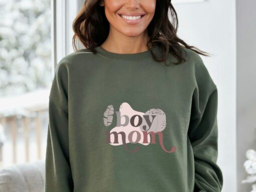 Mama Boy Gift For Funny Mom Mother’s Day Gifts New Mom Tee