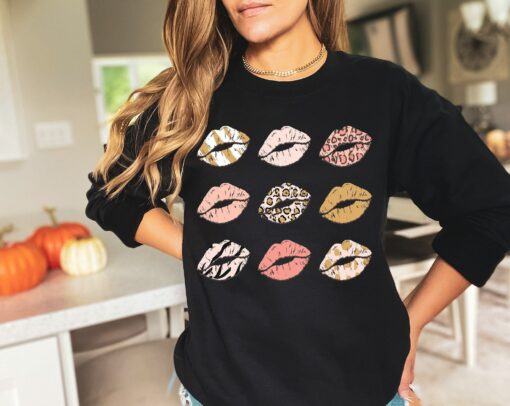 Pumpkin Season Fall Lips Hot Fall Thanksgiving Tis The Season Graphic Tee