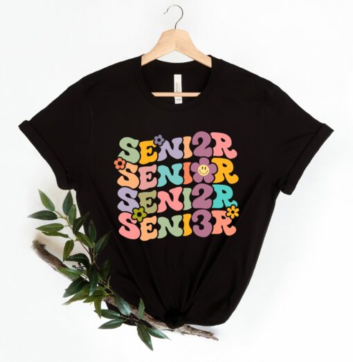 Retro Groovy Floral Senior 2023 Shirt Graduation Class Mom Vintage Tee Mother’s Day Gift