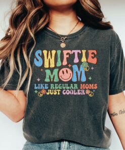 Swiftie Mom Retro Mama Vintage Style Just Cool Moms T-Shirt