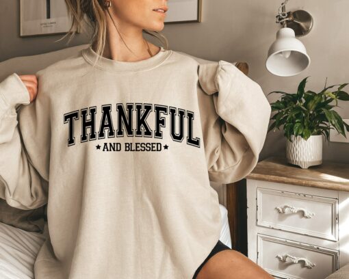 Thankful And Blessed Retro Cute Trendy Fall Sweatshirt Thanksgiving Gift