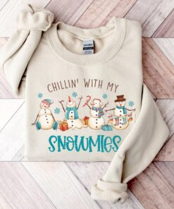 Chillin’ With My Snowmies Cute Blue Sweatshirt Unique Xmas Gift