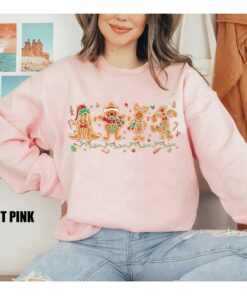 Cute Winnie The Pooh Gingerbread Cookie Christmas Lights Sweatshirt Lovely Unique Xmas Gift Disneyworld