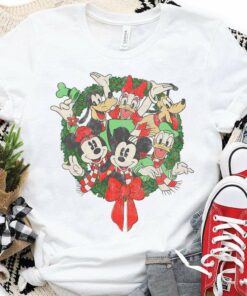 Disney Group Shot Christmas Wreath T-Shirt