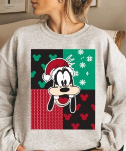 Disneyland Christmas Santa Goofy Classic Portrait Very Merry Christmas Funny Sweatshirt Unique Xmas Gift