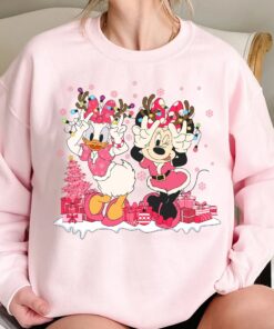 Disneyland Reindeer Minnie & Daisy Christmas Pink Tree T-Shirt Lovely Unique Xmas Gift Sweatshirt
