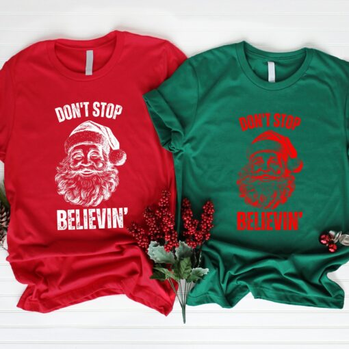 Don’t Stop Believin Retro Vintage Santa Sweatshirt Lovely Unique Xmas Gift