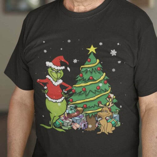 Grinch And Max Under Tree T-Shirt