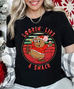 Retro Gus-Gus Christmas Lights Looking Like A Snack Sweatshirt Funny Unique Xmas Gift