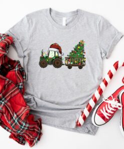 Funny Farmer Tractor With Christmas Tree Sweatshirt