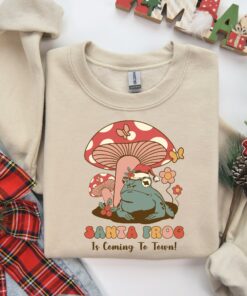 Funny Santa Frog Is Coming To Town Sweatshirt Lovely Unique Xmas Gift
