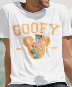 Goofy Est 1932 Christmas T-shirt Disney