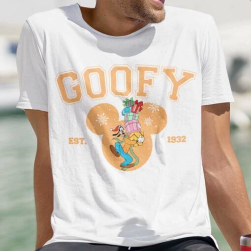 Goofy Est 1932 Christmas T-shirt Disney