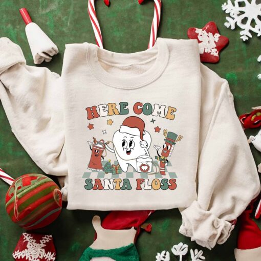 Here Come Santa Floss Cute Teeth Dental Christmas Sweatshirt Lovely Unique Xmas Gift