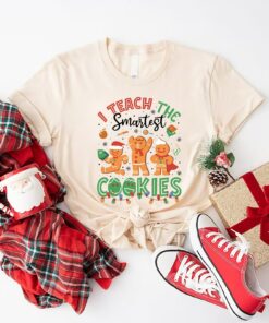 I Teach The Smartest Cookies Cute Gingerbread Holly Jolly Teacher Christmas Sweatshirt