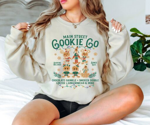 Main Street Cookie Co Mickey Minnie Daisy Donald Gingerbread Xmas Sweatshirt