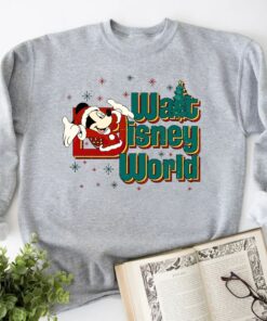 Vintage Walt Disney World Mickey Very Merry Christmas Sweatshirt