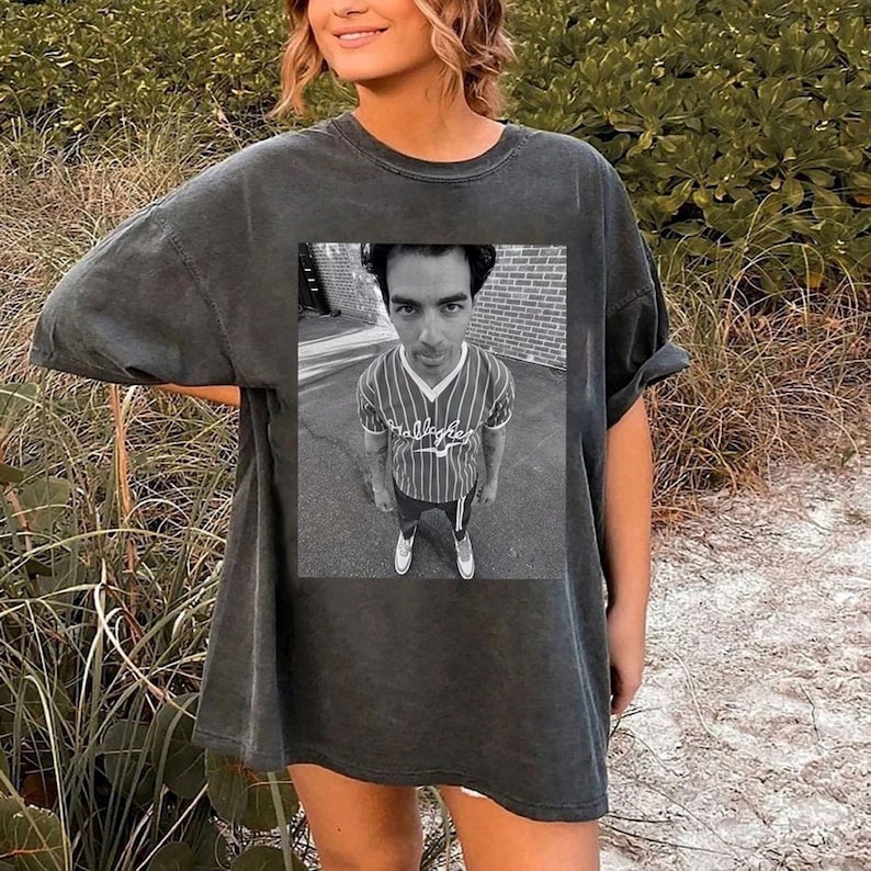 Funny Joe Jonas T-Shirt, Joe Jonas Movie Rapper Retro Shirt Funny Joe Jonas T-Shirt, Joe Jonas Movie Rapper Retro Shirt