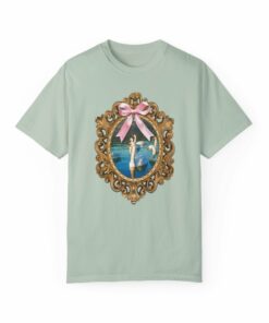 Framed Swan Photo Tee